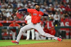 Aroldis Chapman consigue su ponche 1.364 y fija récord MLB
