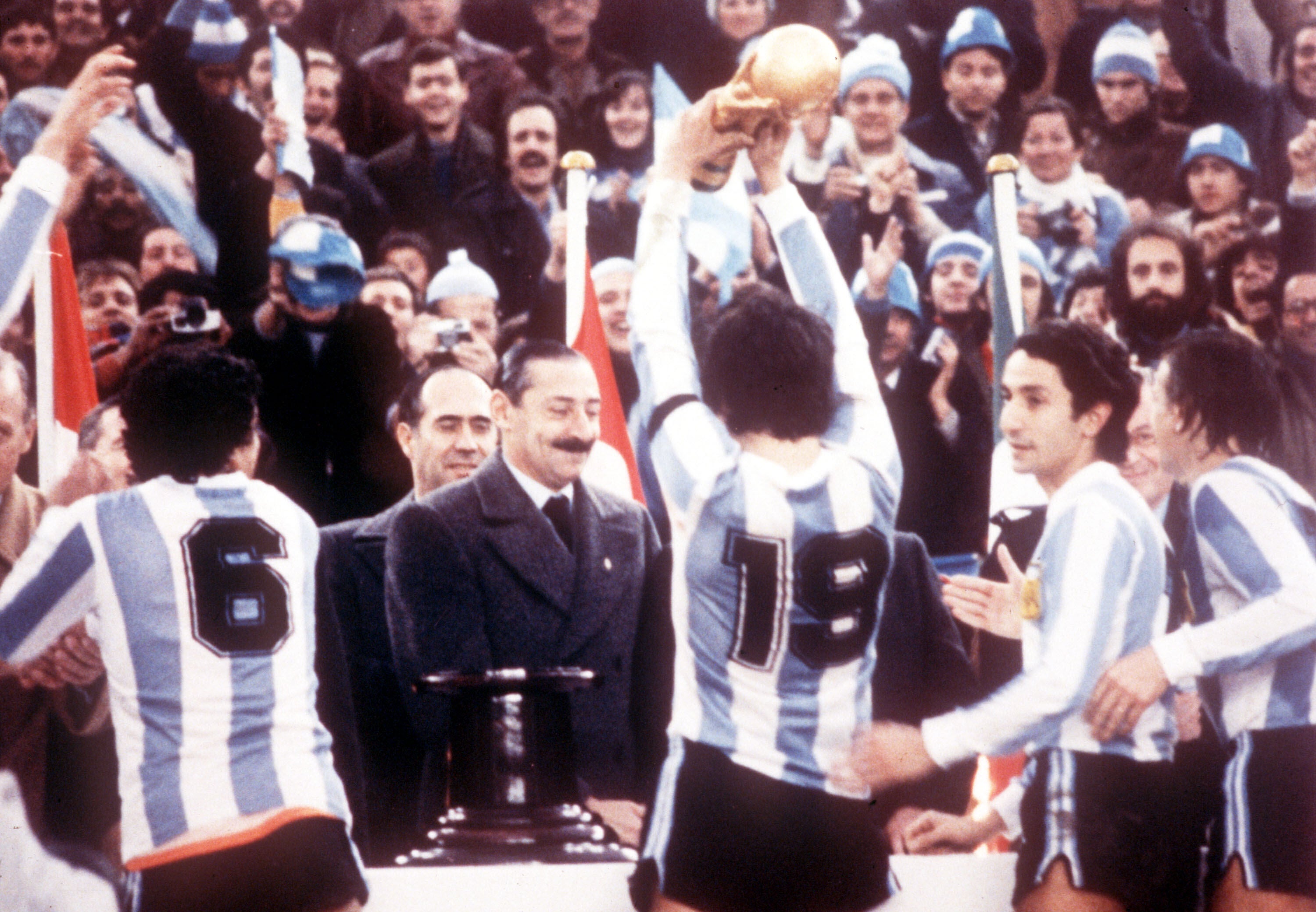 La ventaja de jugar en casa ha marcado la historia del Mundial. Ahora México recibe a Inglaterra