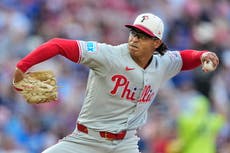 Luzardo domina con 9 ponches y los Filis aplastan 6-1 a los Reales con 3 jonrones