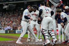 Álvarez pega jonrón de 2 carreras en la 9na y Astros vencen 10-8 a Rays