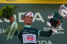 Pogacar regala la victoria en la 2nda etapa al mexicano Del Toro en el Tour; Vingegaard sigue líder