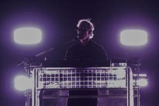 Rüfüs Du Sol logra en México el concierto más grande de su carrera y apoya a la selección mexicana
