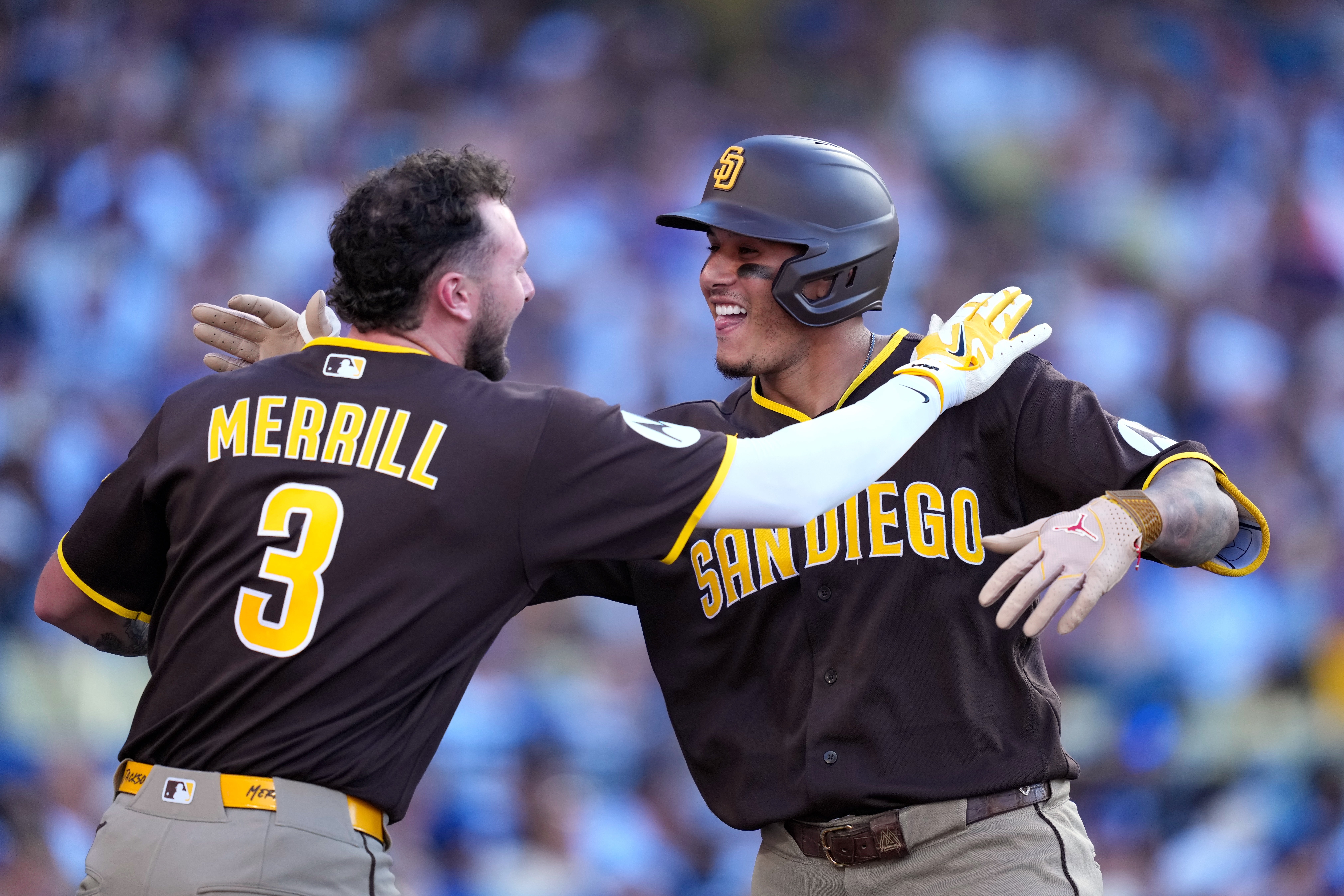 Padres cortan racha de 8 derrotas con triunfo 5-2 ante Dodgers con jonron 3 de Machado