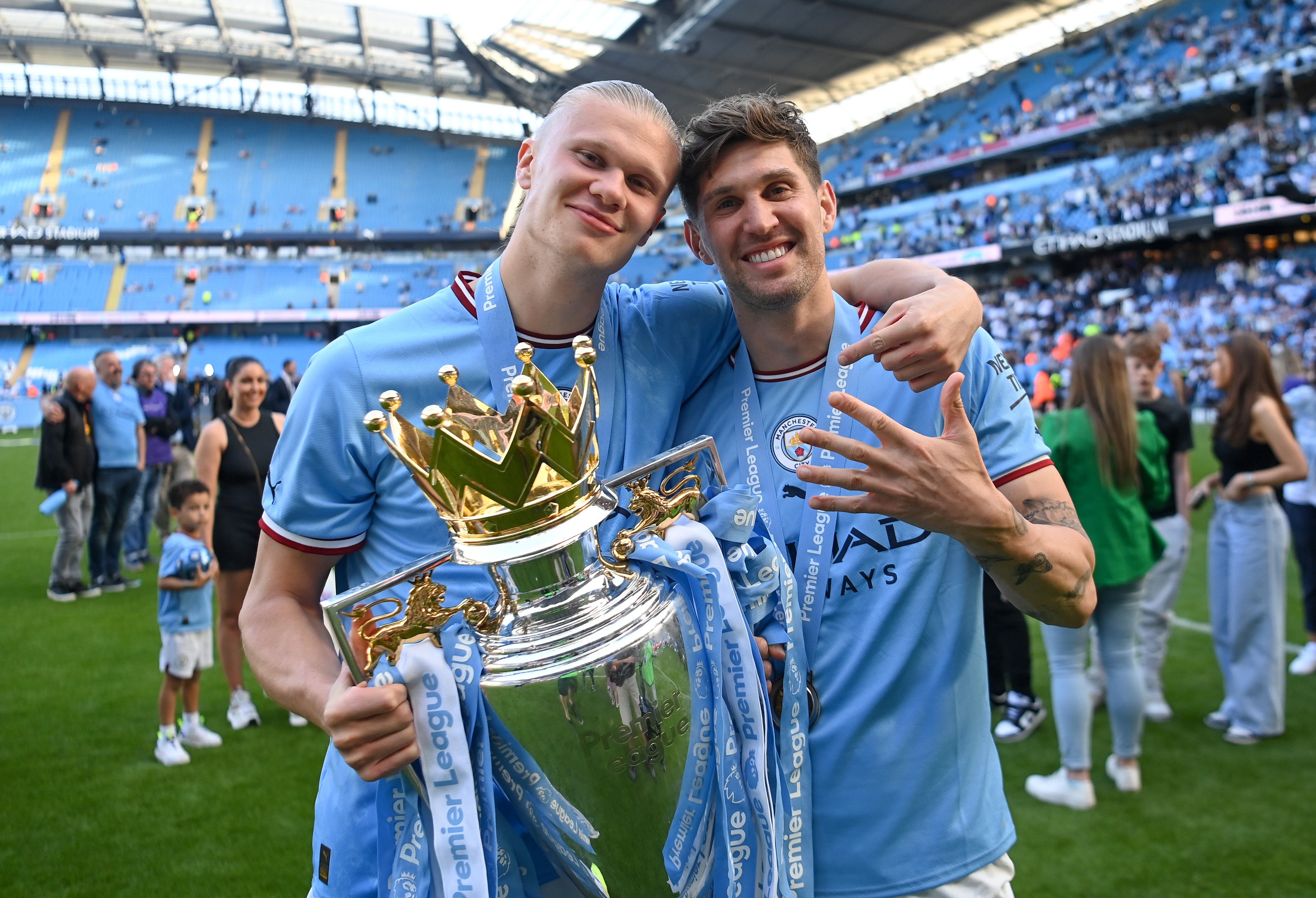 John Stones podría enfrentarse a su excompañero en el Manchester City, Erling Haaland