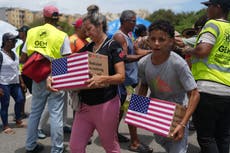 Supervivientes de los sismos en Venezuela batallan por agua limpia y saneamiento