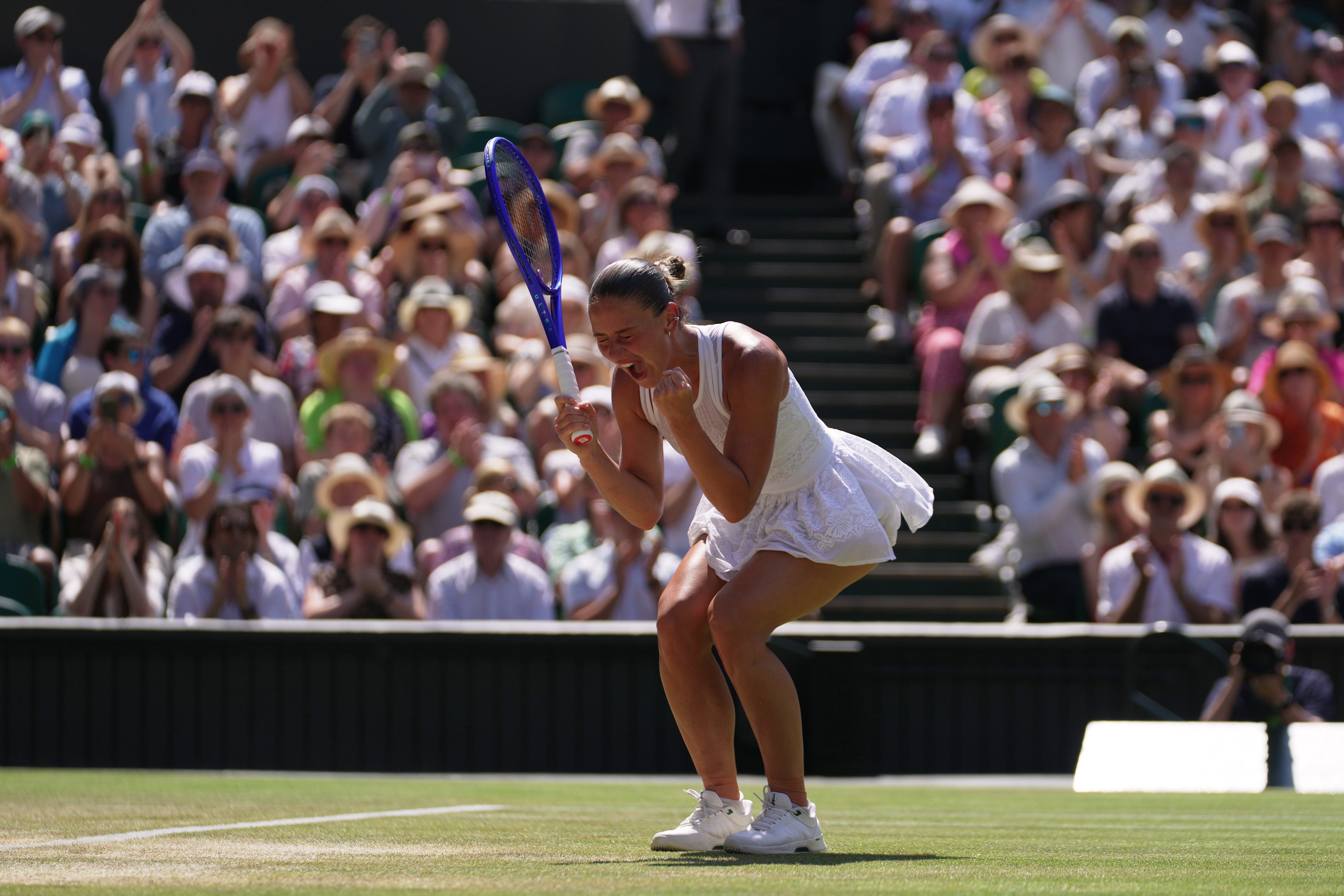 La ucraniana Kostyuk alarga su racha en Wimbledon y critica la apertura del COI con Rusia