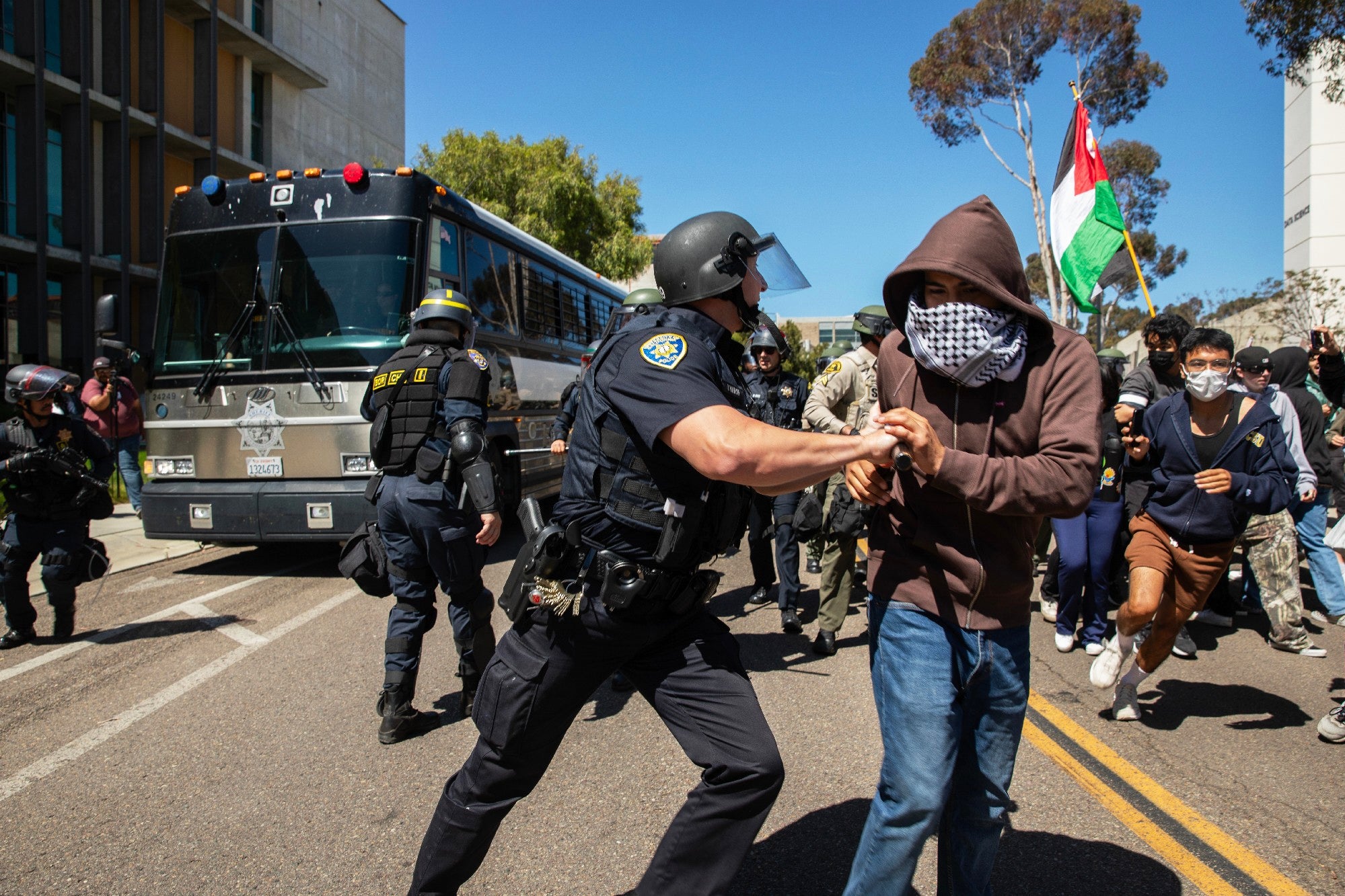 CALIFORNIA-UNIVERSIDADES-ARMAS