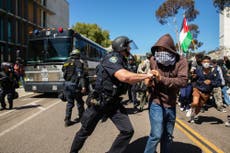 Universidades de California revelan su arsenal de armas militares tras investigación de CalMatters