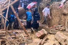 Bangladesh reubica a refugiados rohinyas tras un deslave que mató al menos a 5 niñas