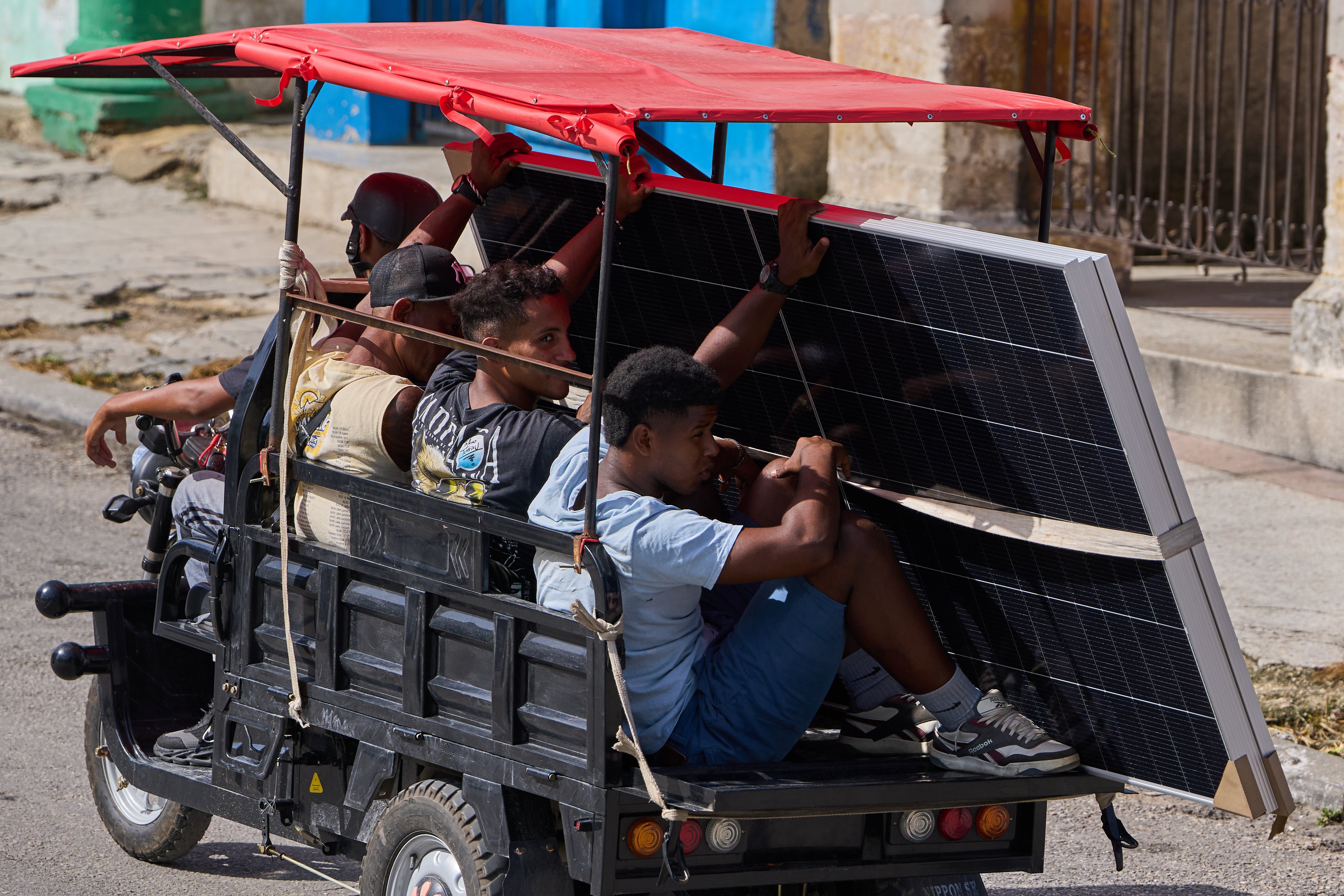 CUBA-TRICICLOS ELÉCTRICOS
