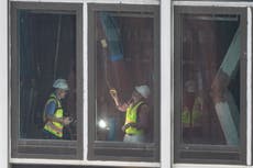 Susto en un rascacielos en remodelación en NY evidencia retos de convertir oficinas en viviendas