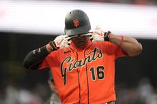 El sencillo de 2 carreras de Karros en la 9na ayuda a Rockies a vencer 4-3 a Gigantes