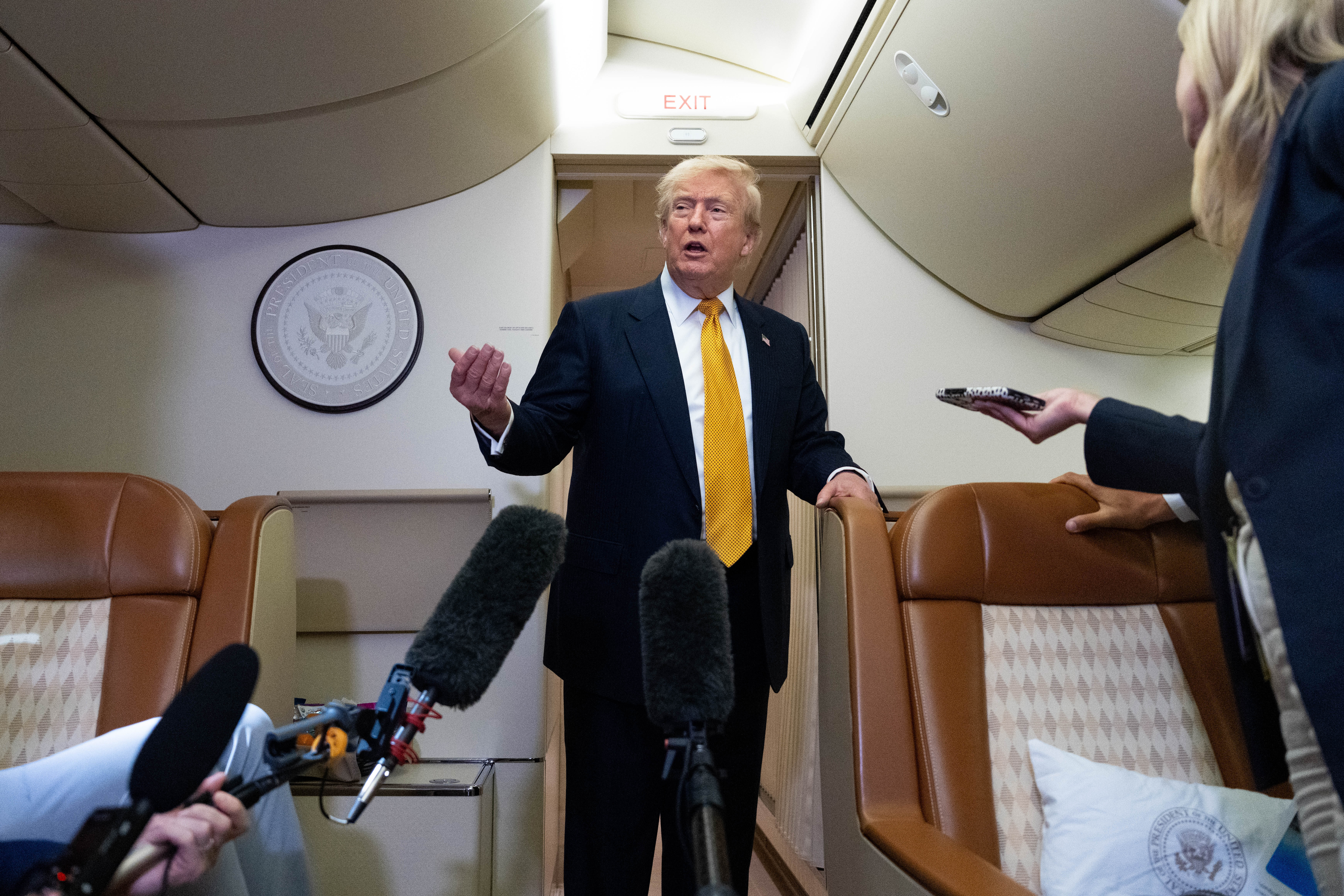 Periodistas del New York Times reciben citaciones de Washington tras reportaje sobre Air Force One