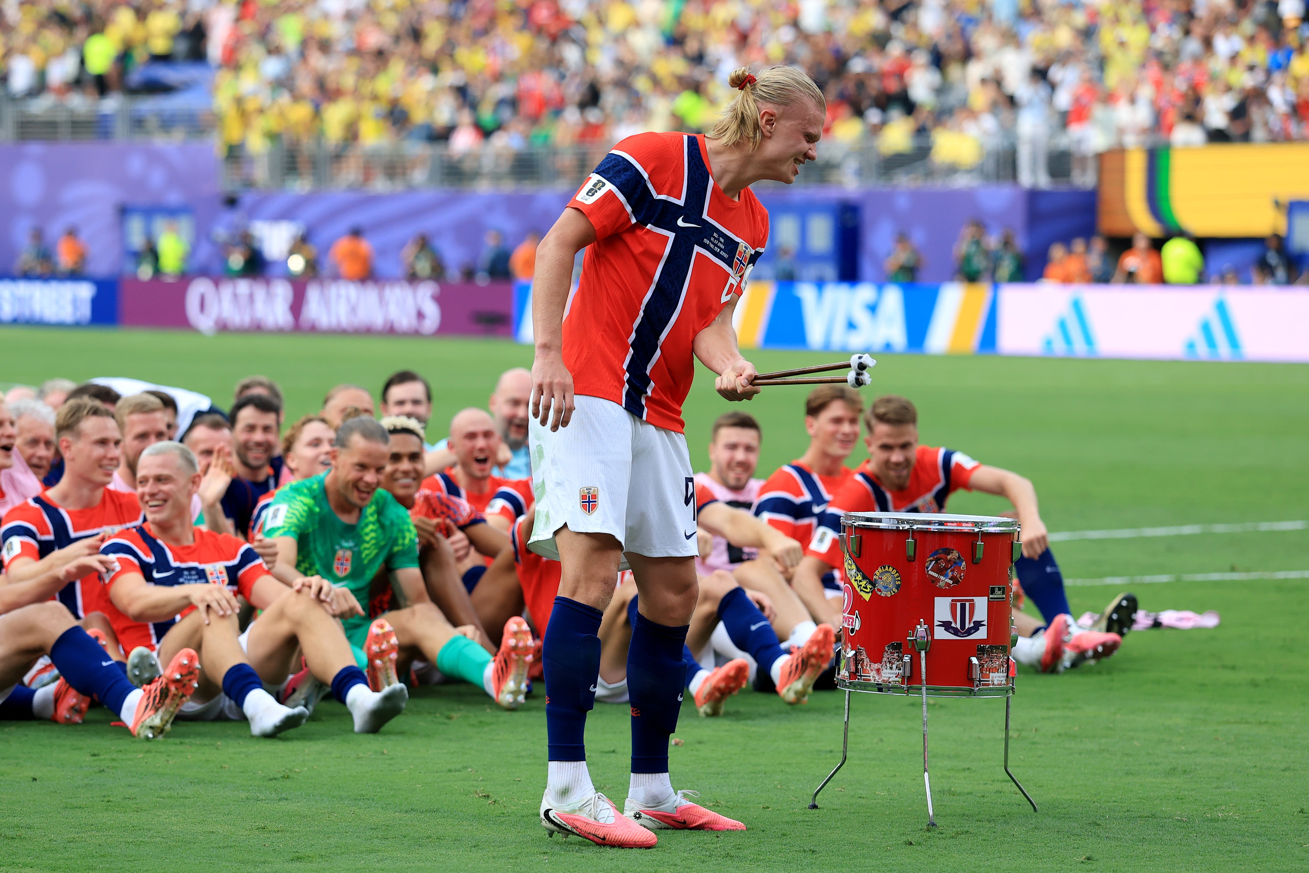 Erling Haaland destrozó las defensas en su debut en el Mundial