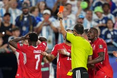 Suiza: Breel Embolo recibe roja por simulación tras revisión de video en el Mundial