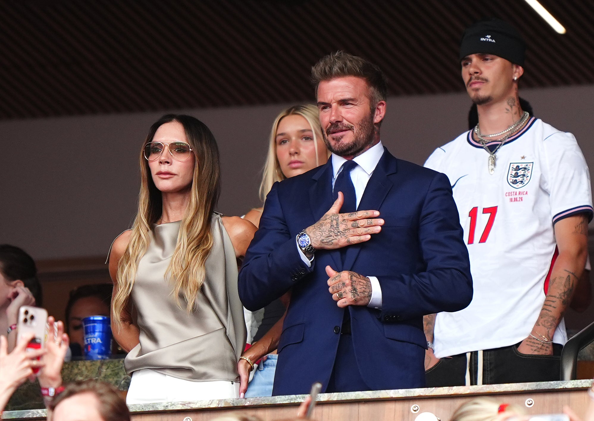 Victoria Beckham ha sido objeto de críticas por sus reacciones durante los partidos de Inglaterra en el Mundial, y Helen Coffey se siente identificada