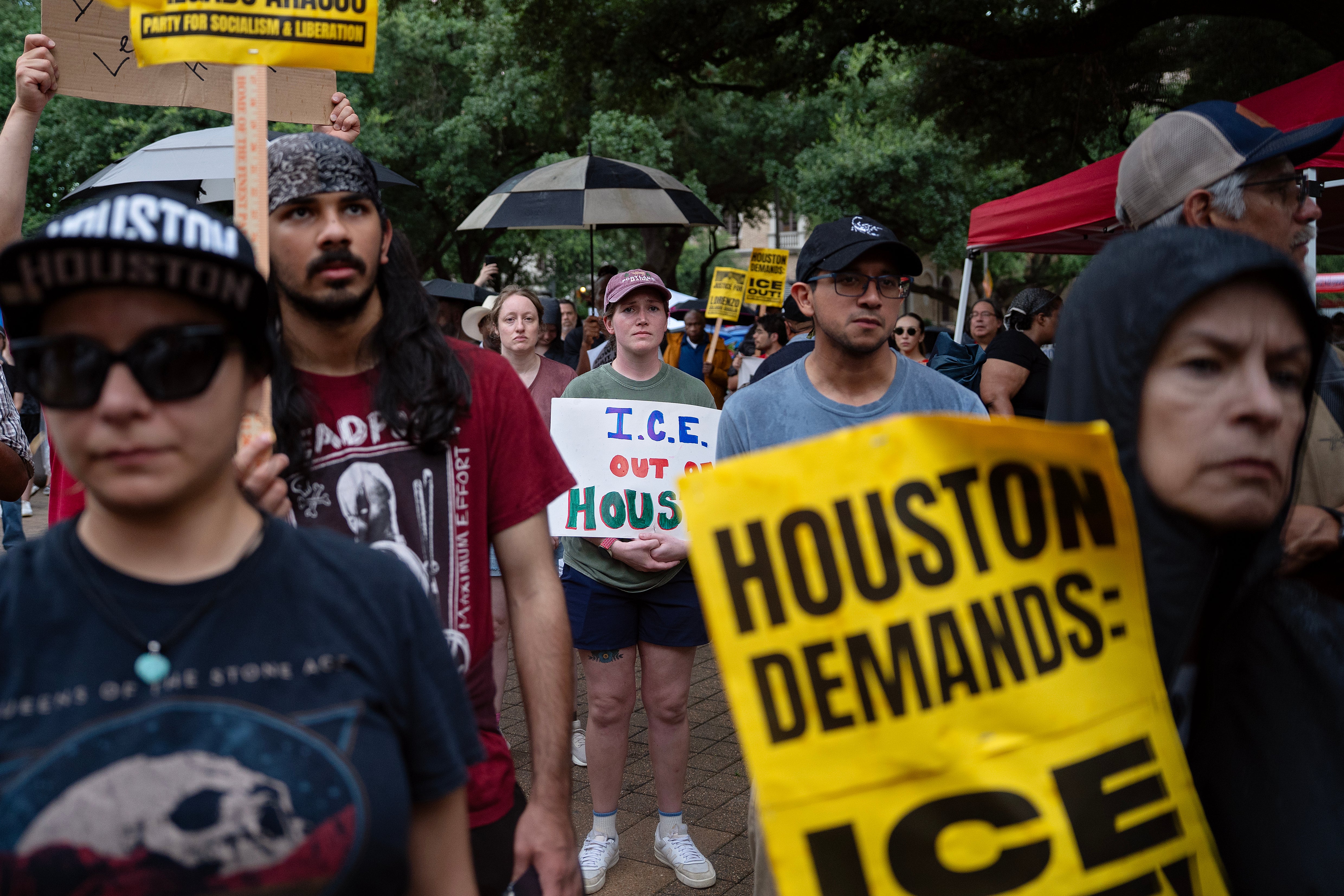 El tiroteo en Maine se produce menos de una semana después de que agentes de ICE mataran a tiros a un padre mexicano en Texas cuando se dirigía al trabajo