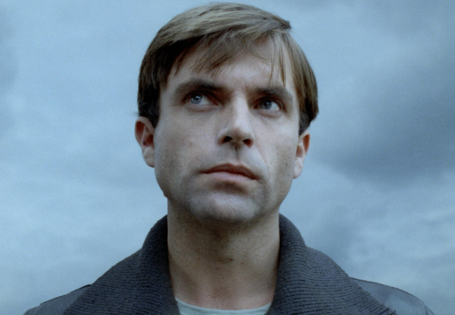 Sam Neill en la película de terror de 1981 ‘Posesión’