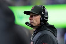 Kyle Shanahan planea dirigir el debut de los 49ers en pretemporada tras choque de auto