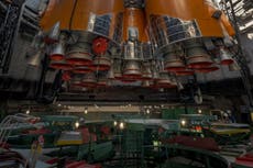 Jefe de la NASA visita el cosmódromo ruso para el despegue de una tripulación de EEUU y Rusia