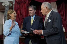 Darline Graham, hermana del fallecido senador Lindsey Graham, juramenta al Senado de EEUU