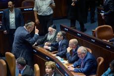 Parlamento israelí aprueba leyes para blindar la exención militar de ultraortodoxos