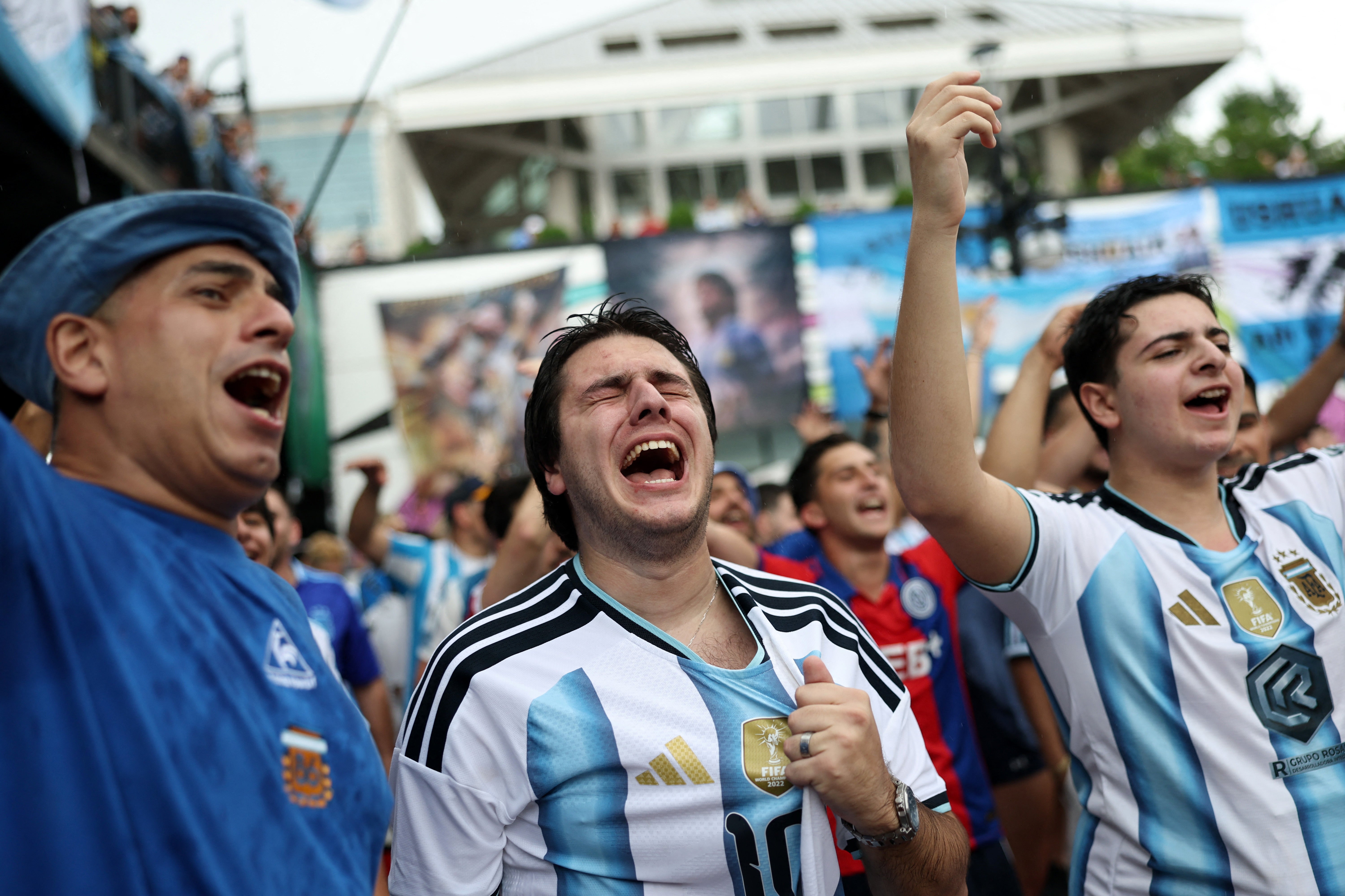 Aficionados argentinos se reúnen en Atlanta, Georgia, EE. UU., de cara al encuentro con Inglaterra en la semifinal del miércoles