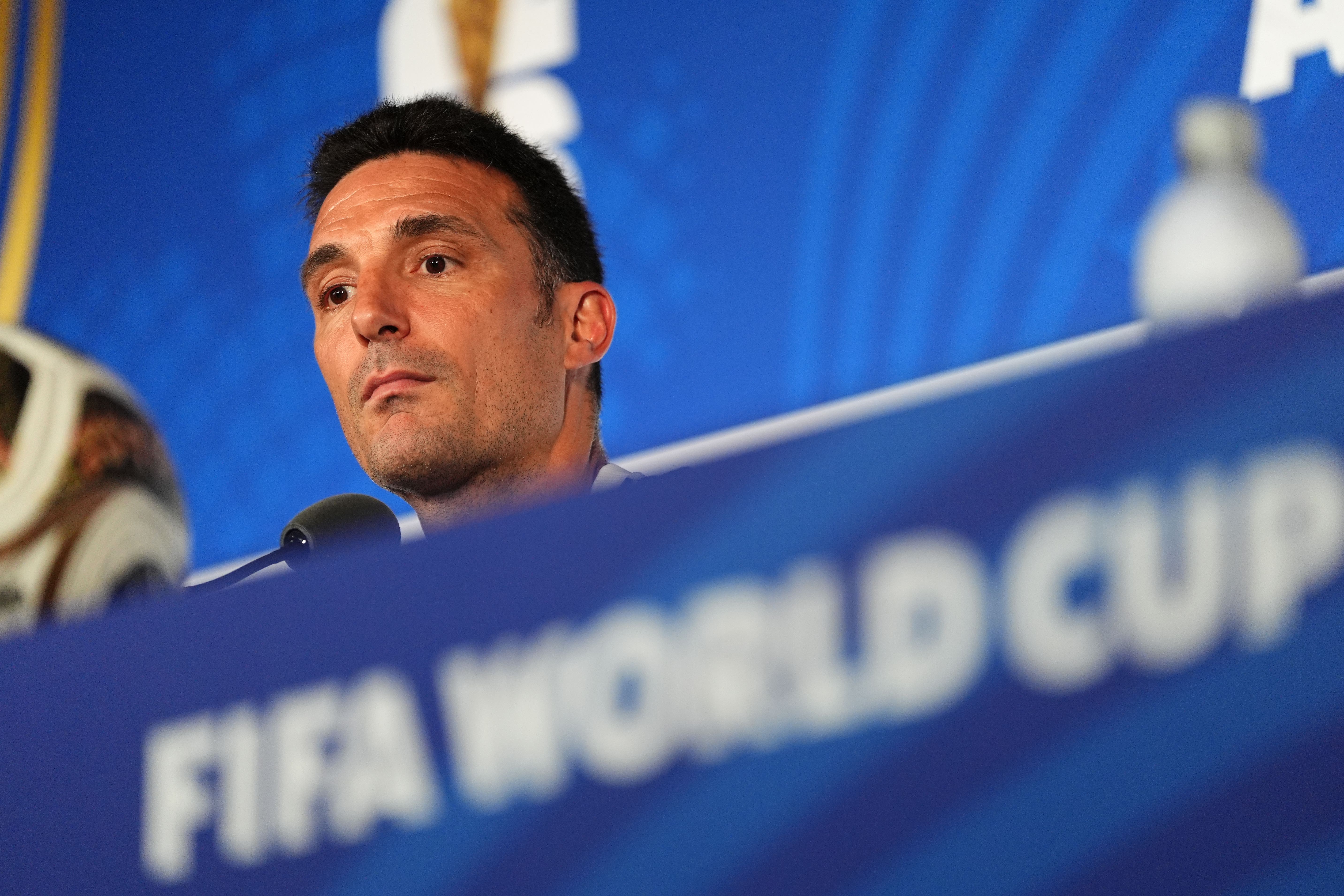 Lionel Scaloni se prepara para enfrentarse a Inglaterra
