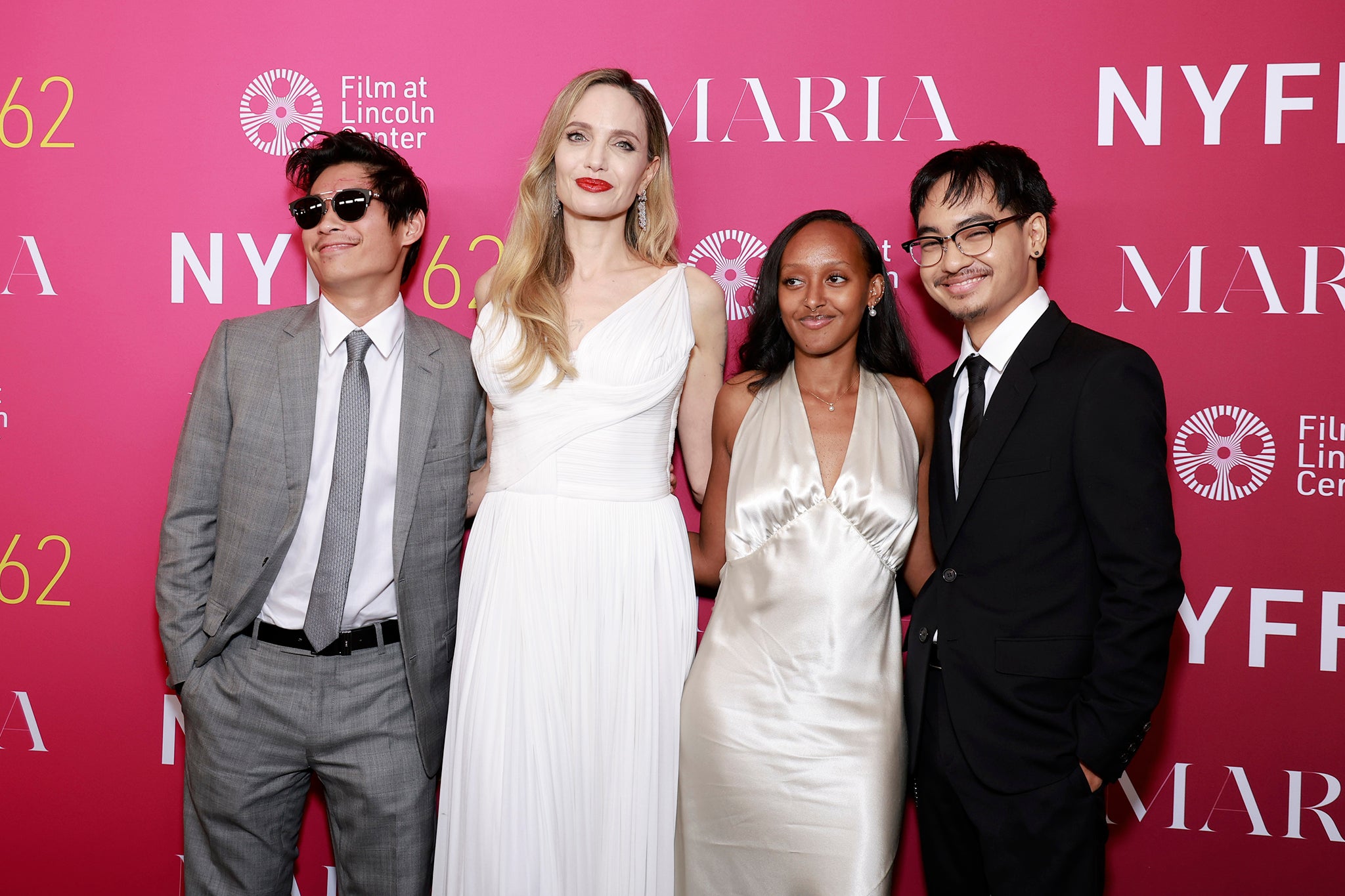 Angelina Jolie con sus hijos Pax, Zahara y Maddox