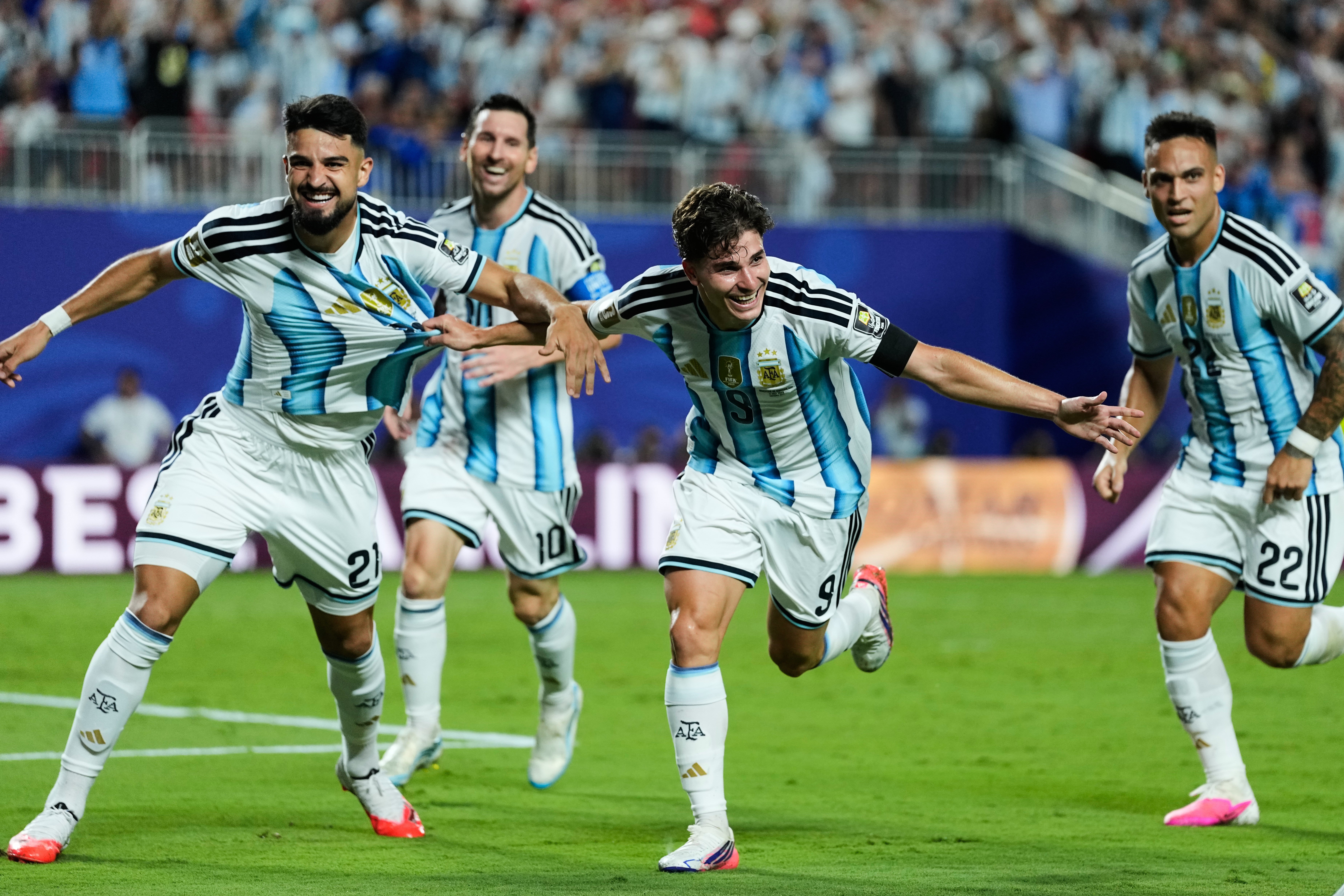 Inglaterra y Argentina reanudan su rivalidad en las semifinales del Mundial
