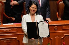 Conservadora Keiko Fujimori recibe credenciales como ganadora de elecciones presidenciales de Perú