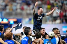 En fotos: Messi y Argentina remontan ante Inglaterra y avanzan a otra final de la Copa del Mundo