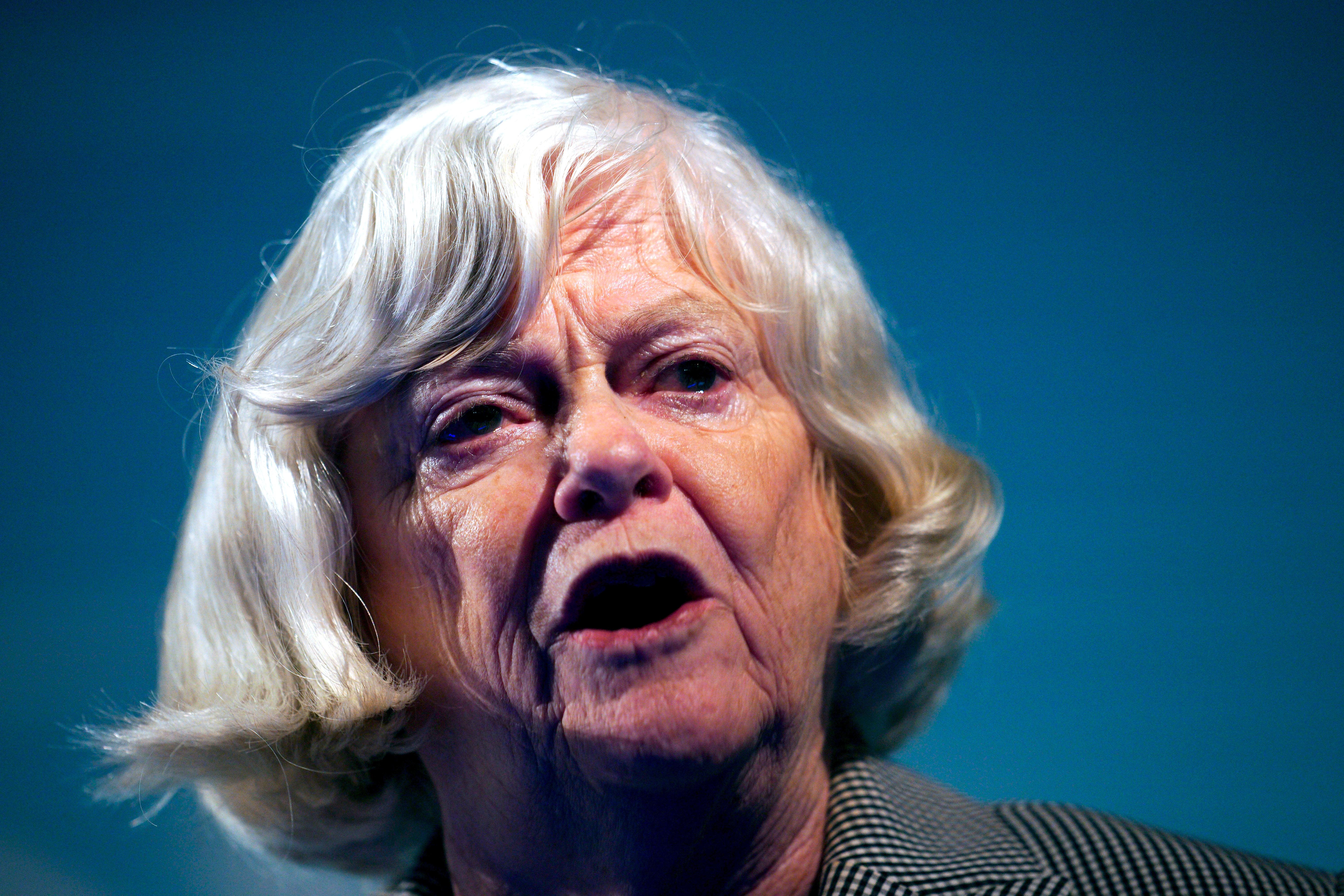 Ann Widdecombe fue encontrada muerta en su casa