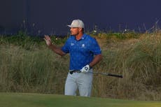 El Abierto Británico cobra vida con ronda de 62 de Herbert y Burns. DeChambeau es penalizado