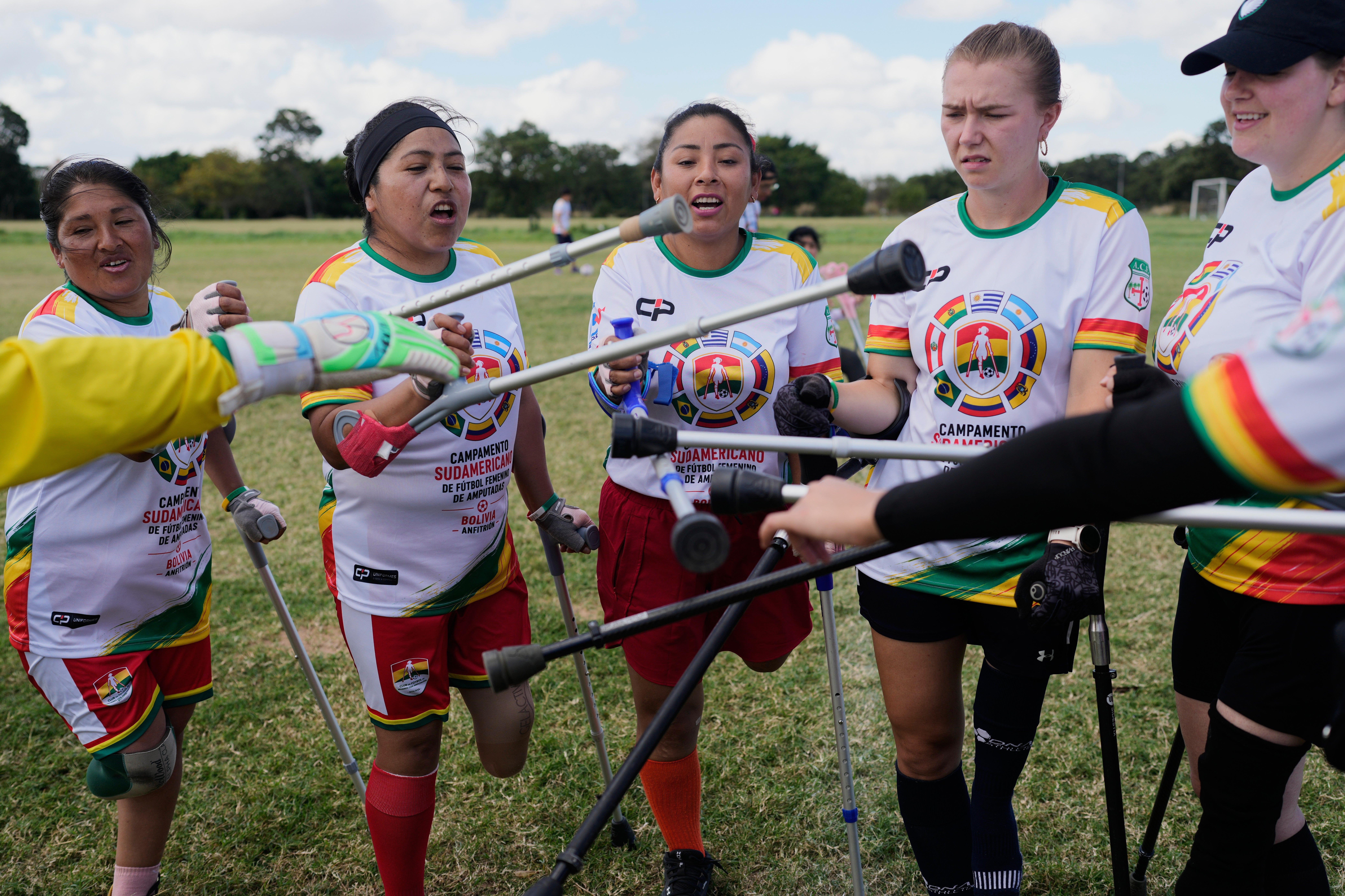 BOLIVIA-FÚTBOL-MUJERES AMPUTADAS