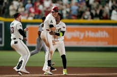 Diamondbacks remontan 7 carreras y dejan tendidos 8-7 a los Cardenales en 10 entradas