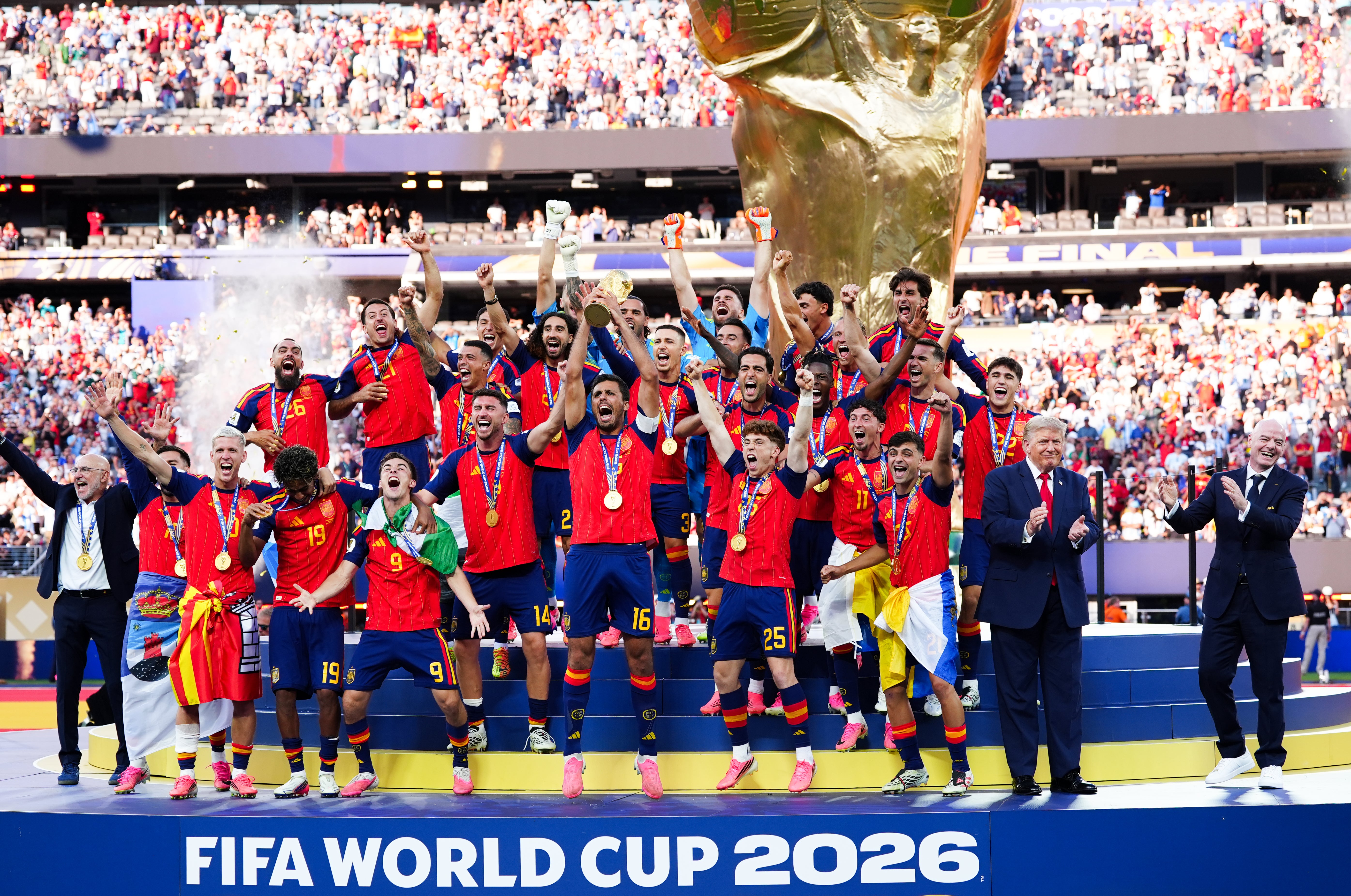 Tras la derrota de la selección sudamericana ante España, las redes sociales se llenaron de especulaciones de los aficionados que apuntaban a que la “maldición de Trump” había vuelto