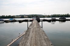Cinco personas mueren ahogadas al tratar de salvar a un nadador en apuros en un río de Ohio