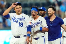Toque de bola de Loftin en la novena da a Reales triunfo 4-3 sobre Gigantes