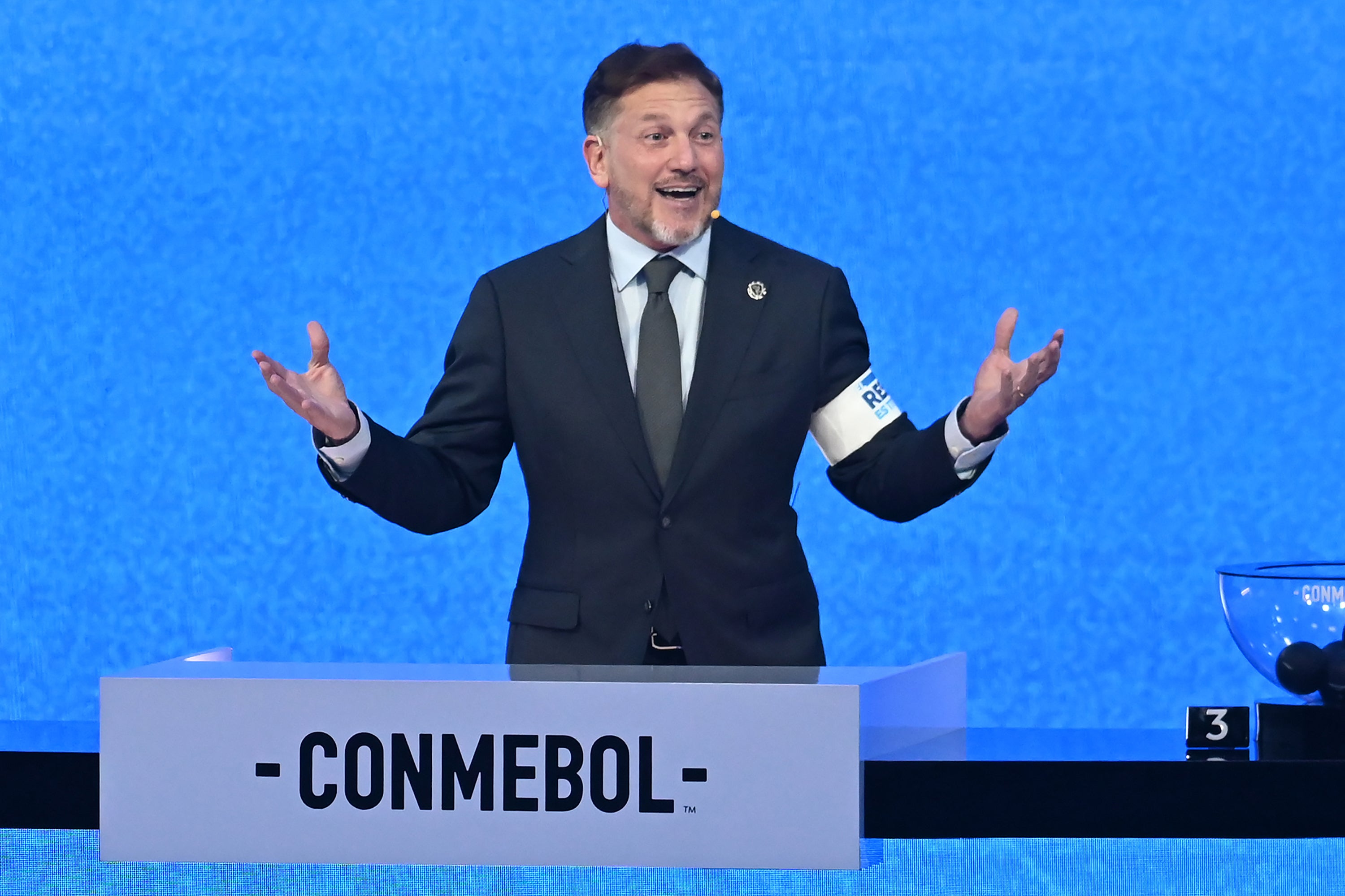 El presidente de la CONMEBOL, Alejandro Domínguez, está a favor de ampliar la edición de 2030