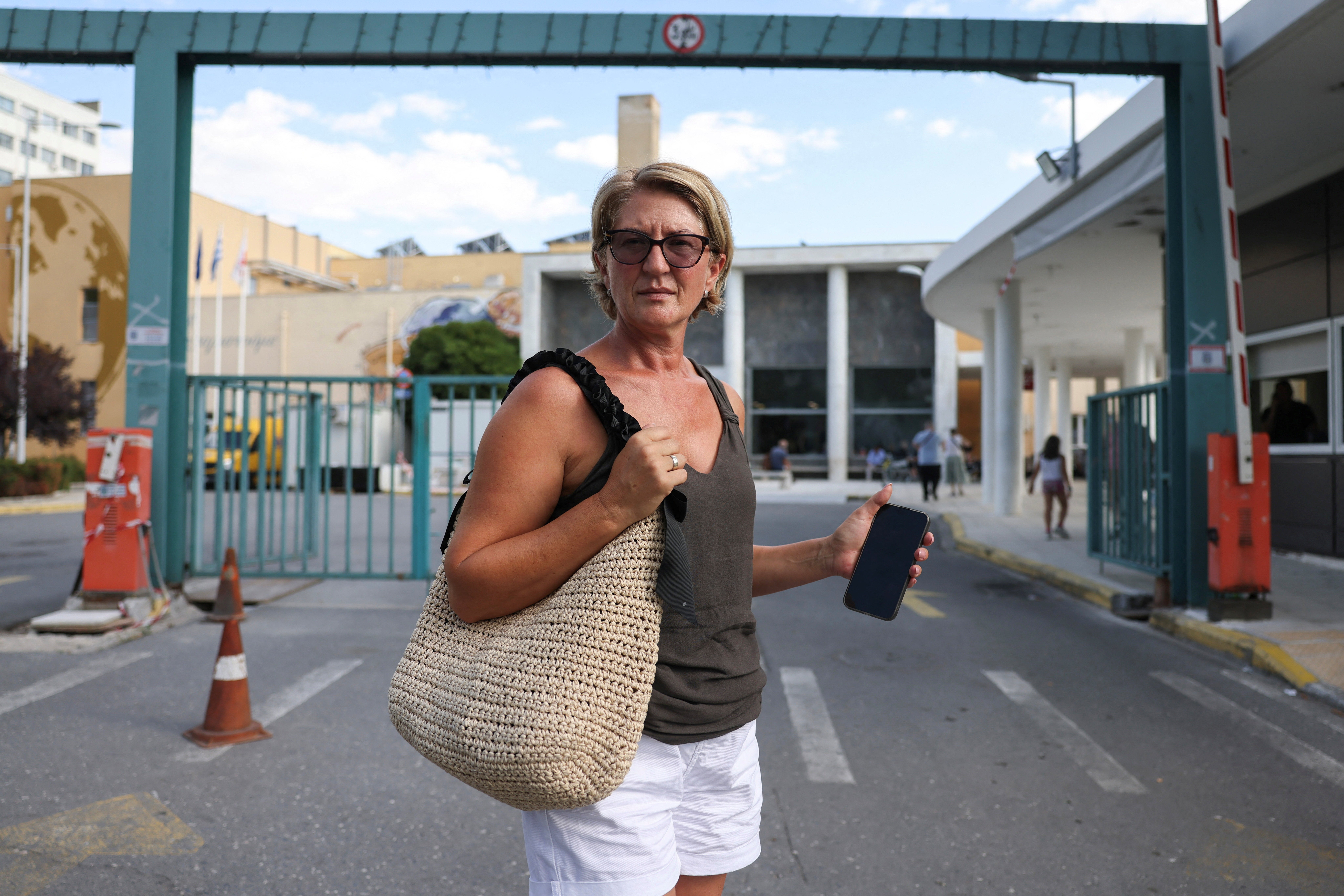 Grković afirmó que su esposo había resultado “gravemente herido” y que se encontraba en estado de shock tras el incidente