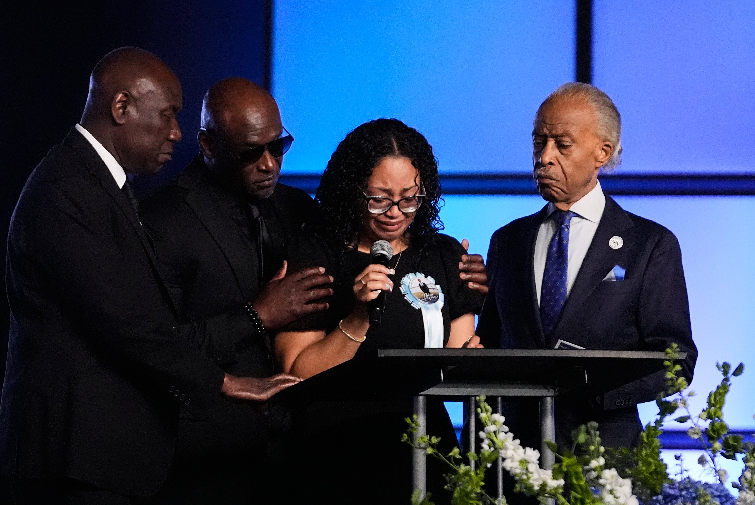La segunda autopsia fue organizada por la familia y Crump, y la financió el exjugador de la NFL Colin Kaepernick. No incluyó un informe toxicológico