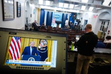 Periodistas instan a asociación de corresponsales a encarar a Trump en cena reprogramada