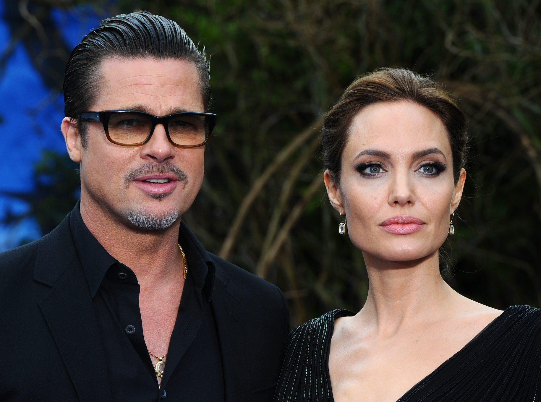 <p>Brad Pitt y Angelina Jolie se separaron tras un presunto incidente ocurrido a bordo de un avión</p>