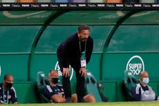 McInnes, técnico de Rangers, suspendido 4 partidos por llamar 'repugnante' penal a favor de Celtic