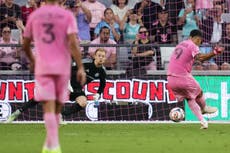 Suárez anota y un Inter Miami sin Messi supera 3-2 al Fire, por el que debuta Lewandowski