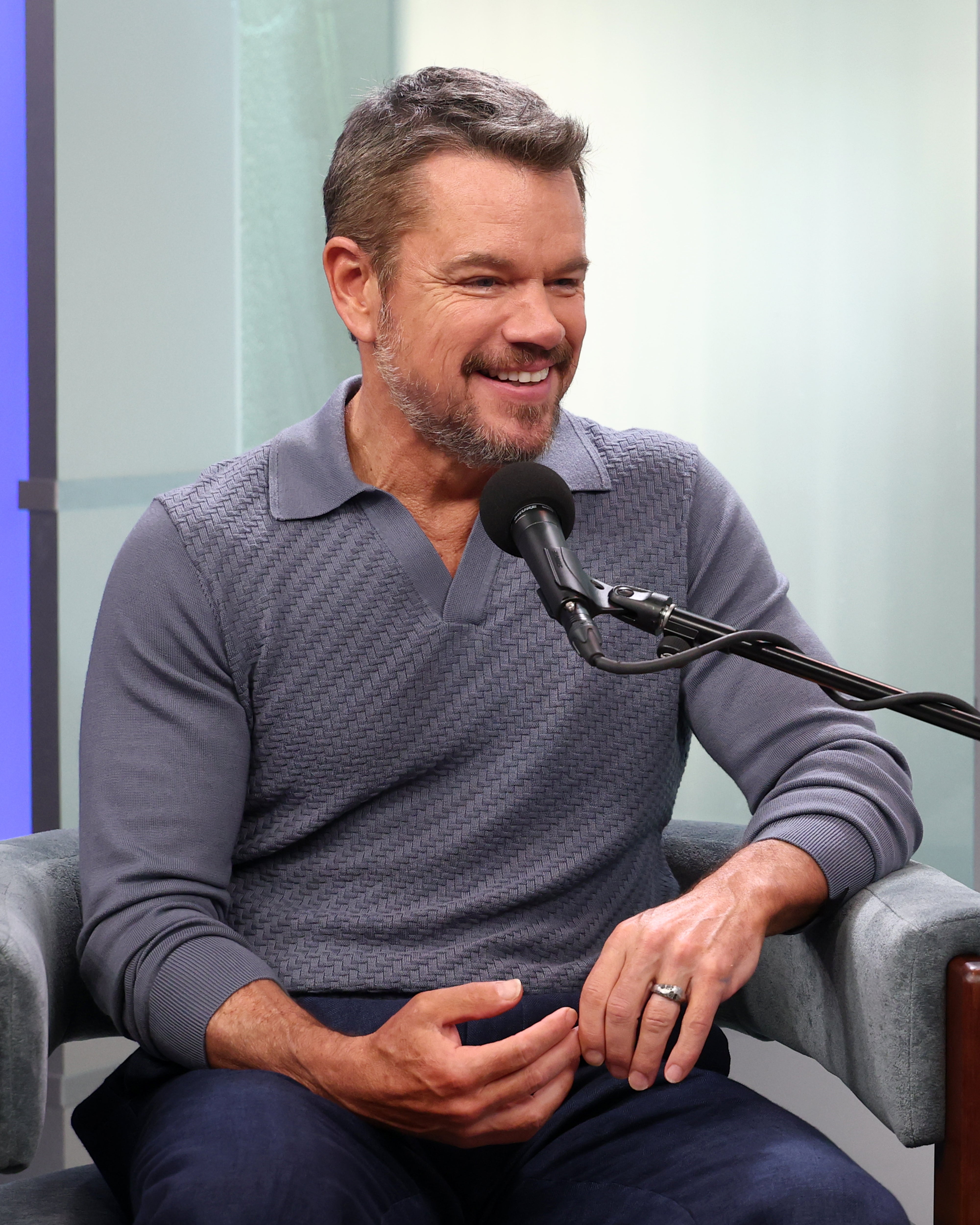 <p>Matt Damon y Anne Hathaway durante su participación en el programa ‘Andy Cohen Live’ de SiriusXM</p>