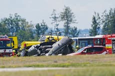 Se estrella helicóptero militar checo en base de la Fuerza Aérea; muere soldado a bordo