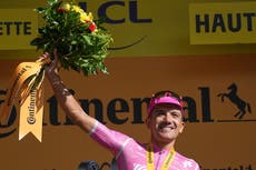 Carapaz remata con clase y gana la 18va etapa del Tour de Francia. Pogacar mantiene liderato general