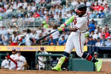 Chris Sale poncha a 11, Bravos pegan 4 jonrones y vencen 6-5 a Padres